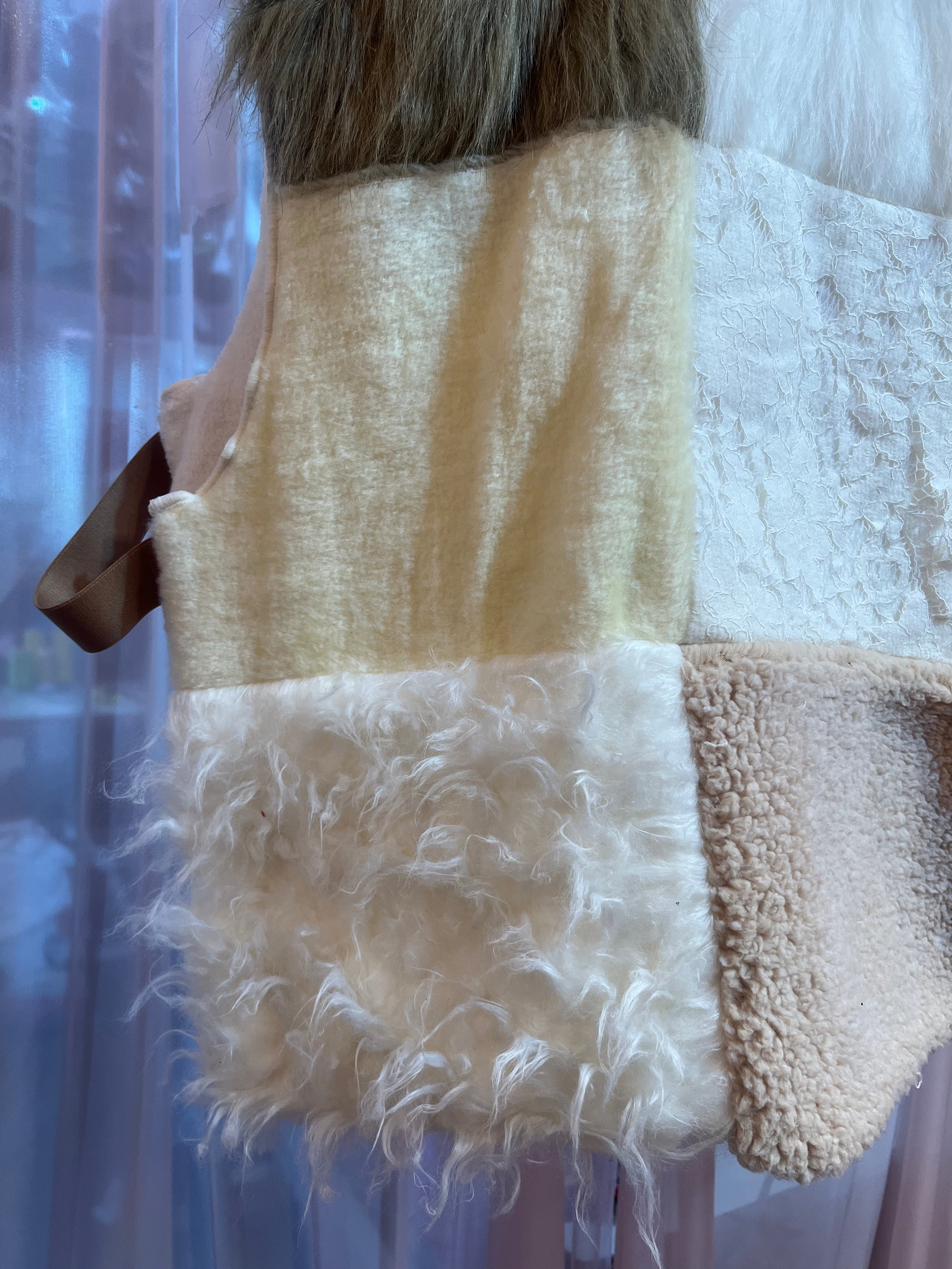 ファー xニットのパッチワークベスト