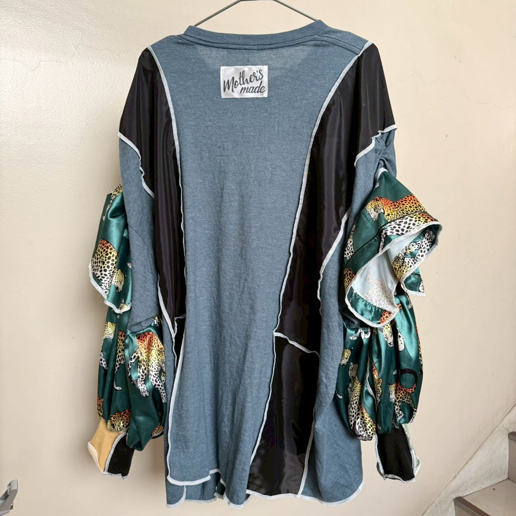 チータープリントのバルーンスリーブトップス