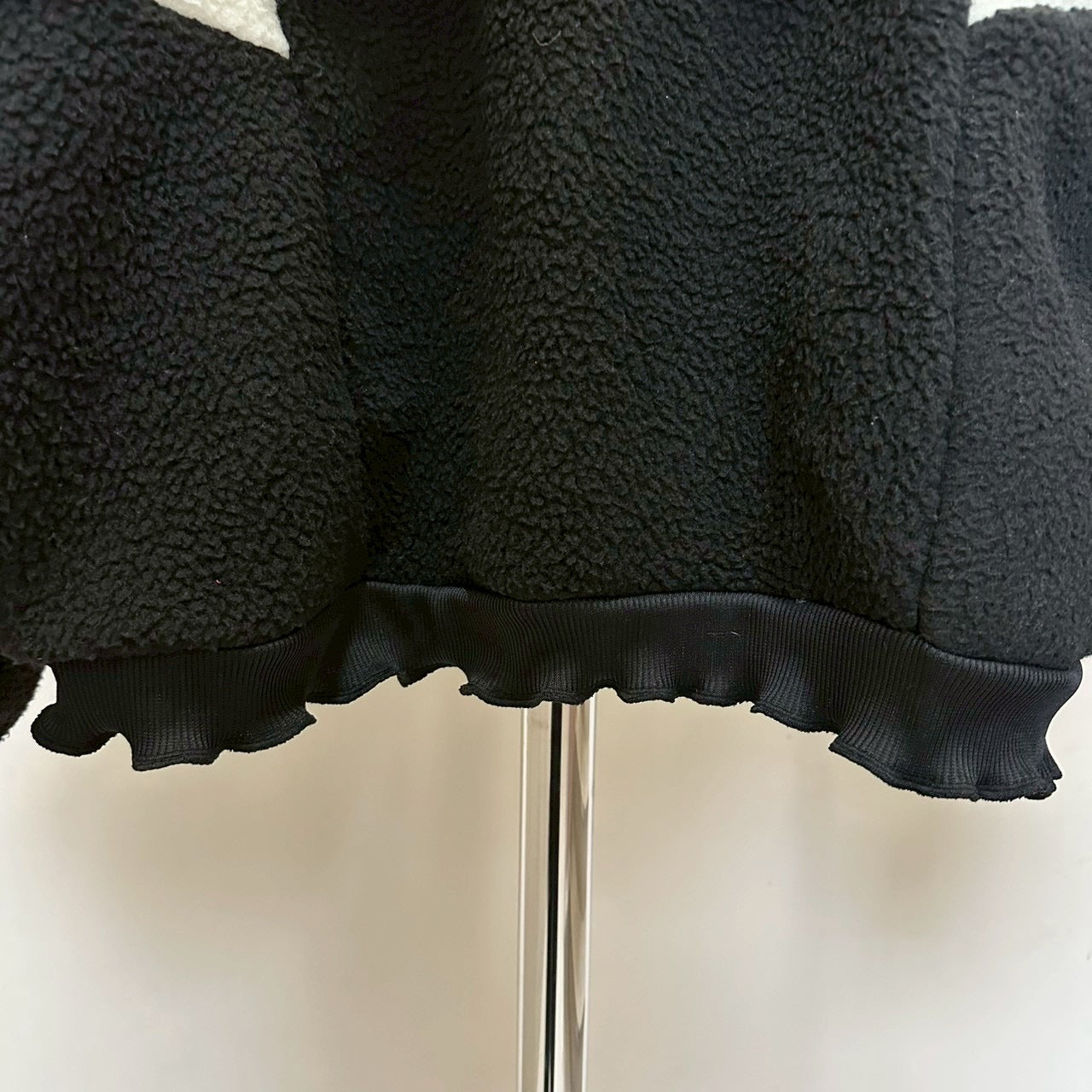 ヒョウ刺繍カモフラージュシェルパジャケット