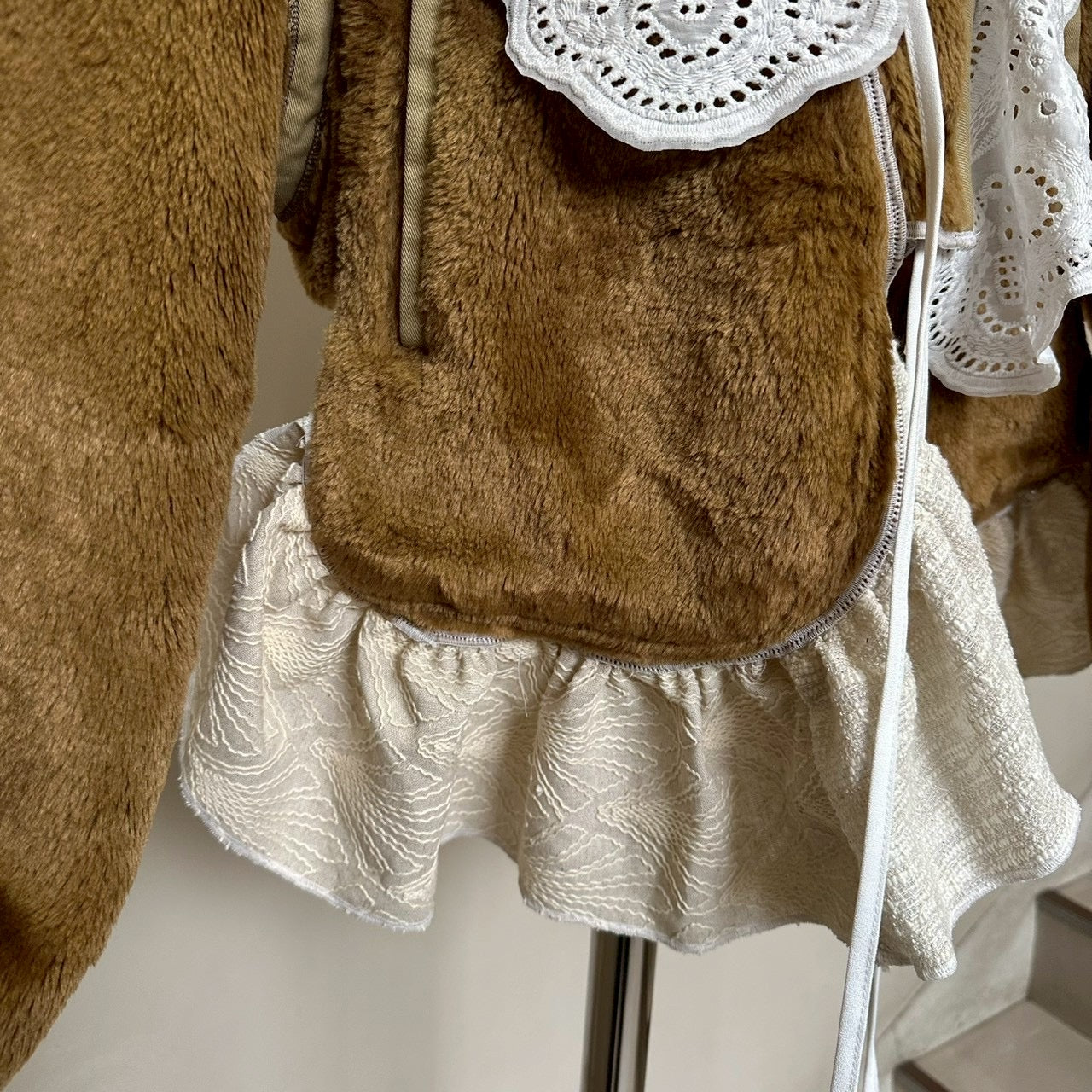 ボアベージュ白レースショットジャケット