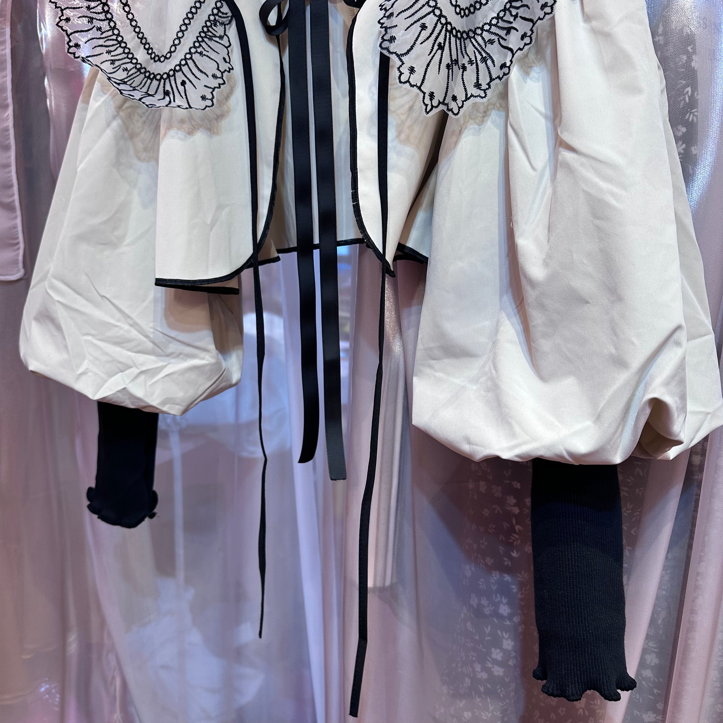 アイボリーレース刺繍ハウリー