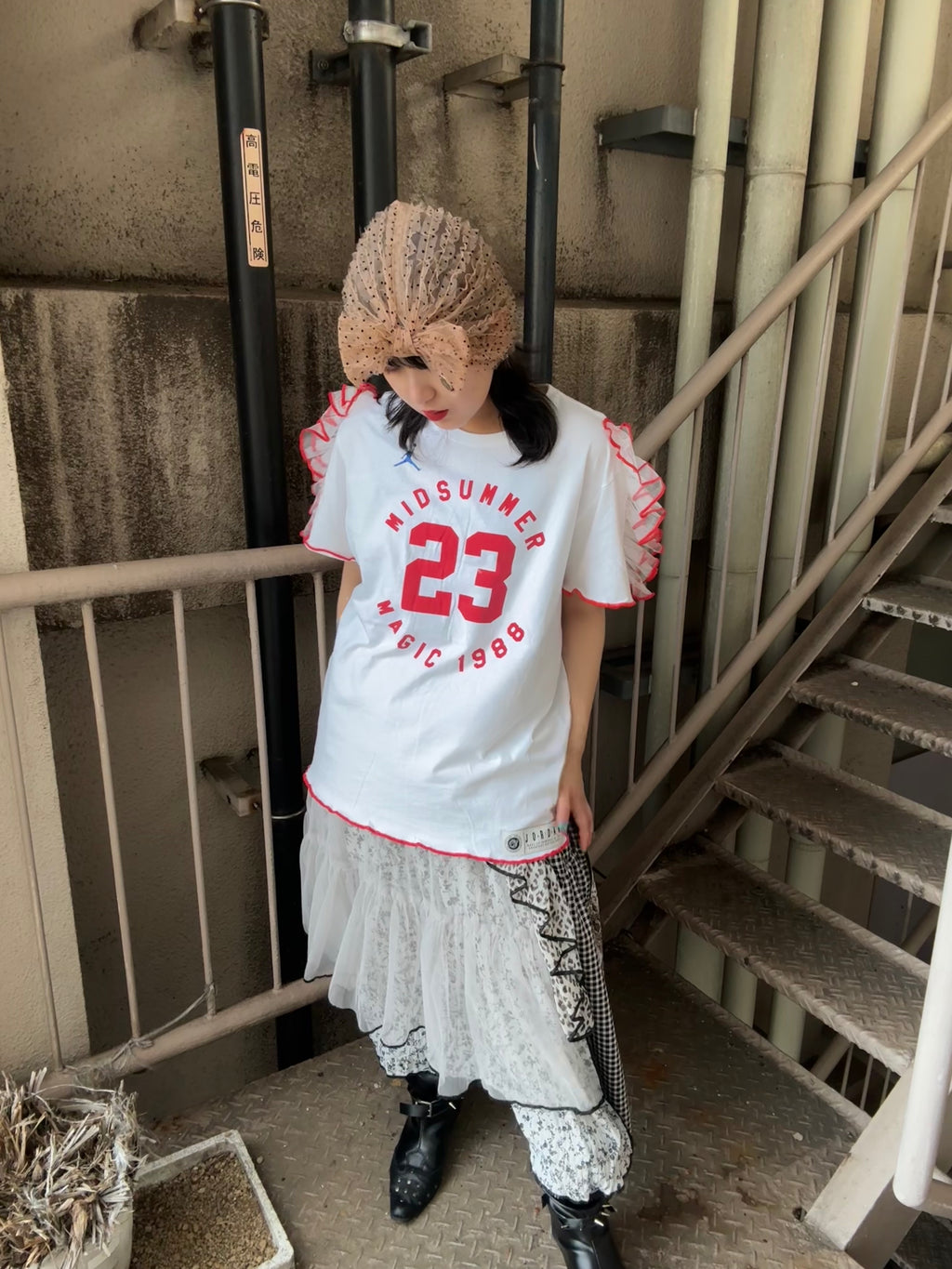 肩フリル付き半袖Tシャツ　